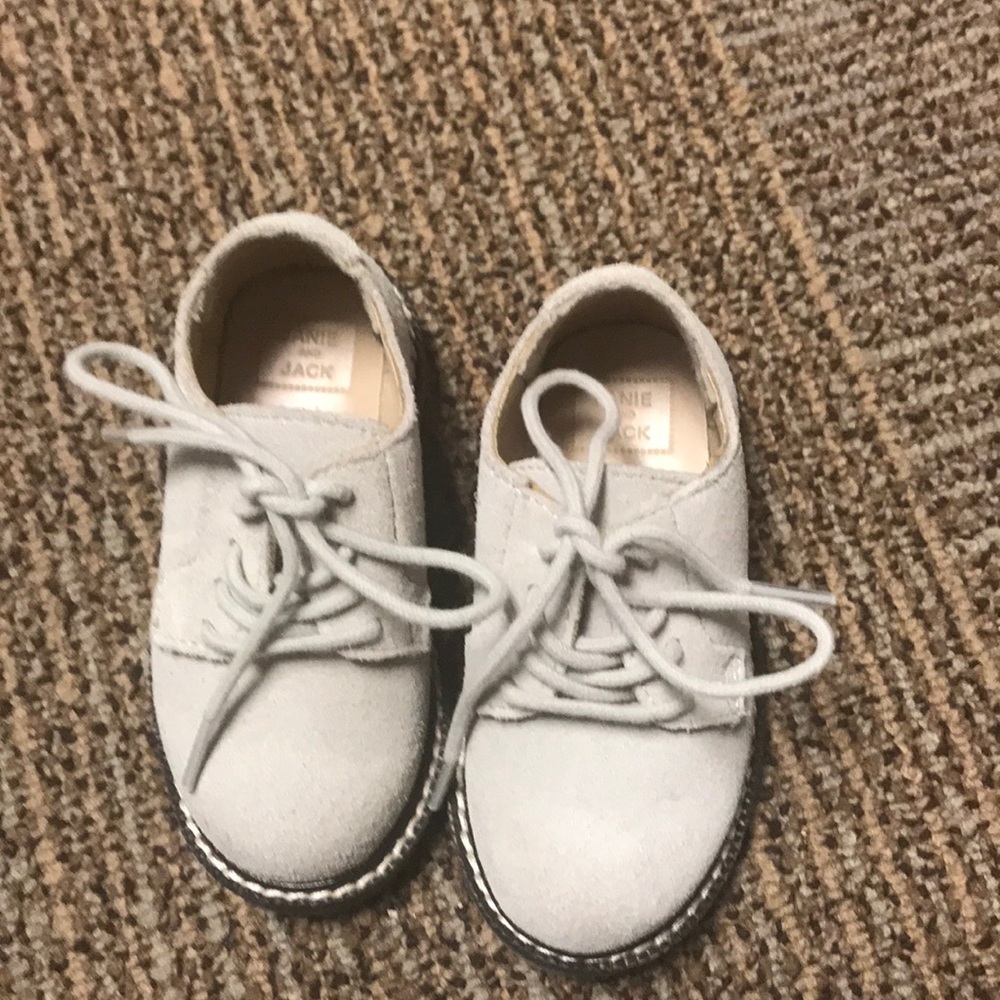 Shoe